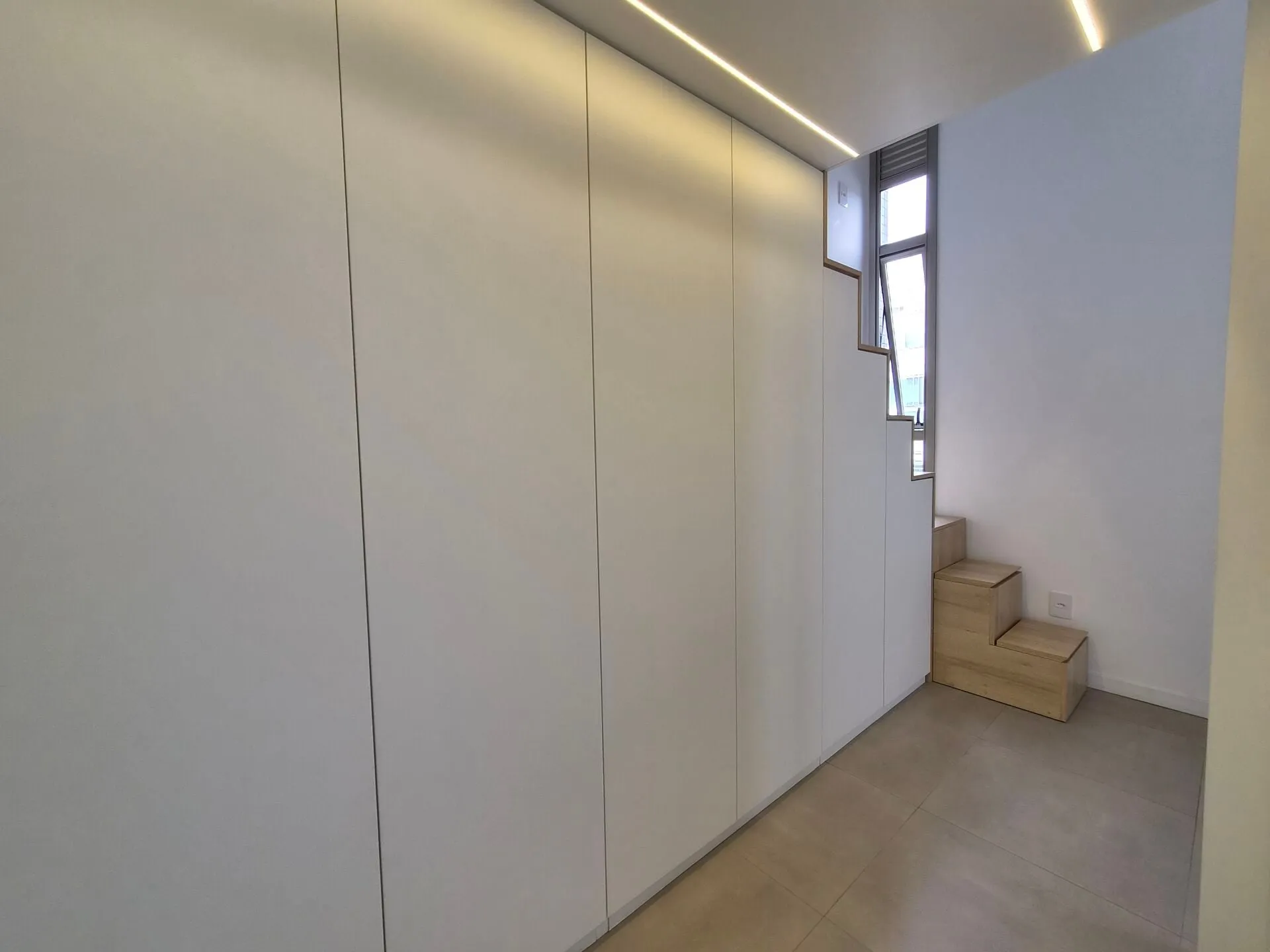42 m² loft with mezzanine, 1 parking spot and 1 bedroom — photo 3