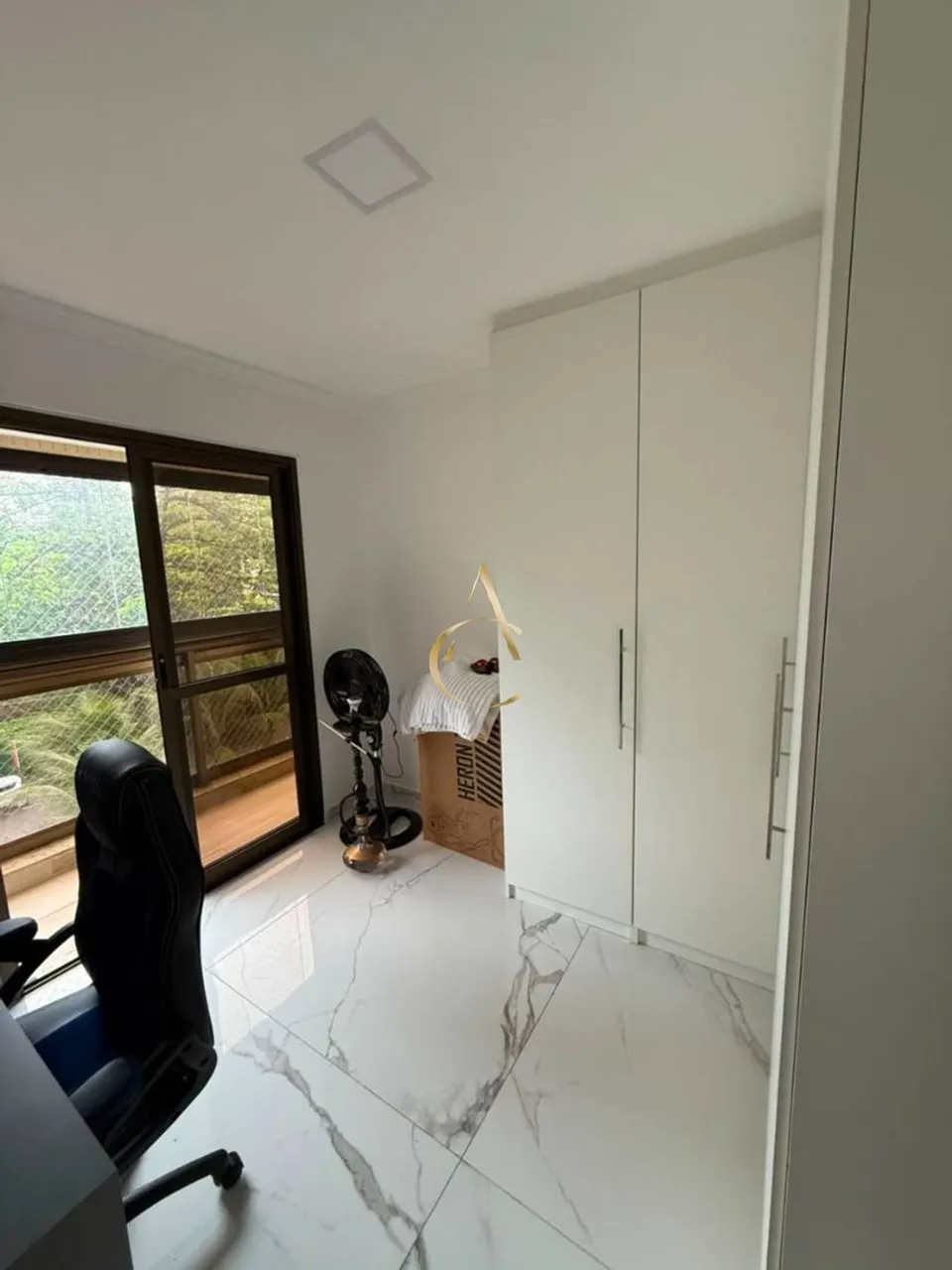 Furnished 3-bedroom apartment with a separate kitchen — photo 4