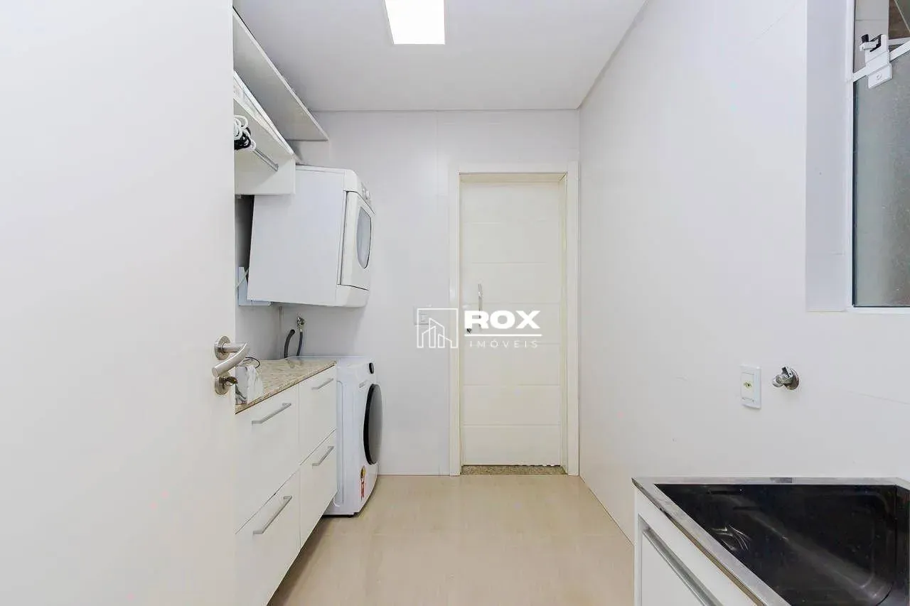 Furnished house with 4 en-suite bedrooms and 266 m² — photo 10