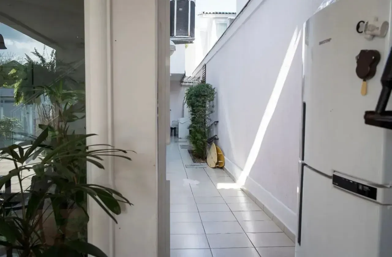 Furnished 3-bedroom house with a workspace corner 360 m² — photo 5