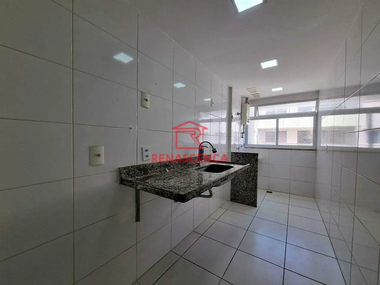Apartment with 3 suites and a separate kitchen — photo 18
