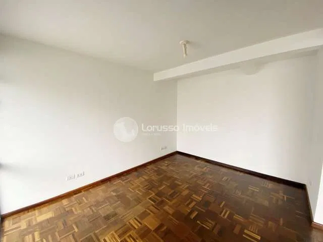 190 m² house with a bathtub and a home office — photo 4