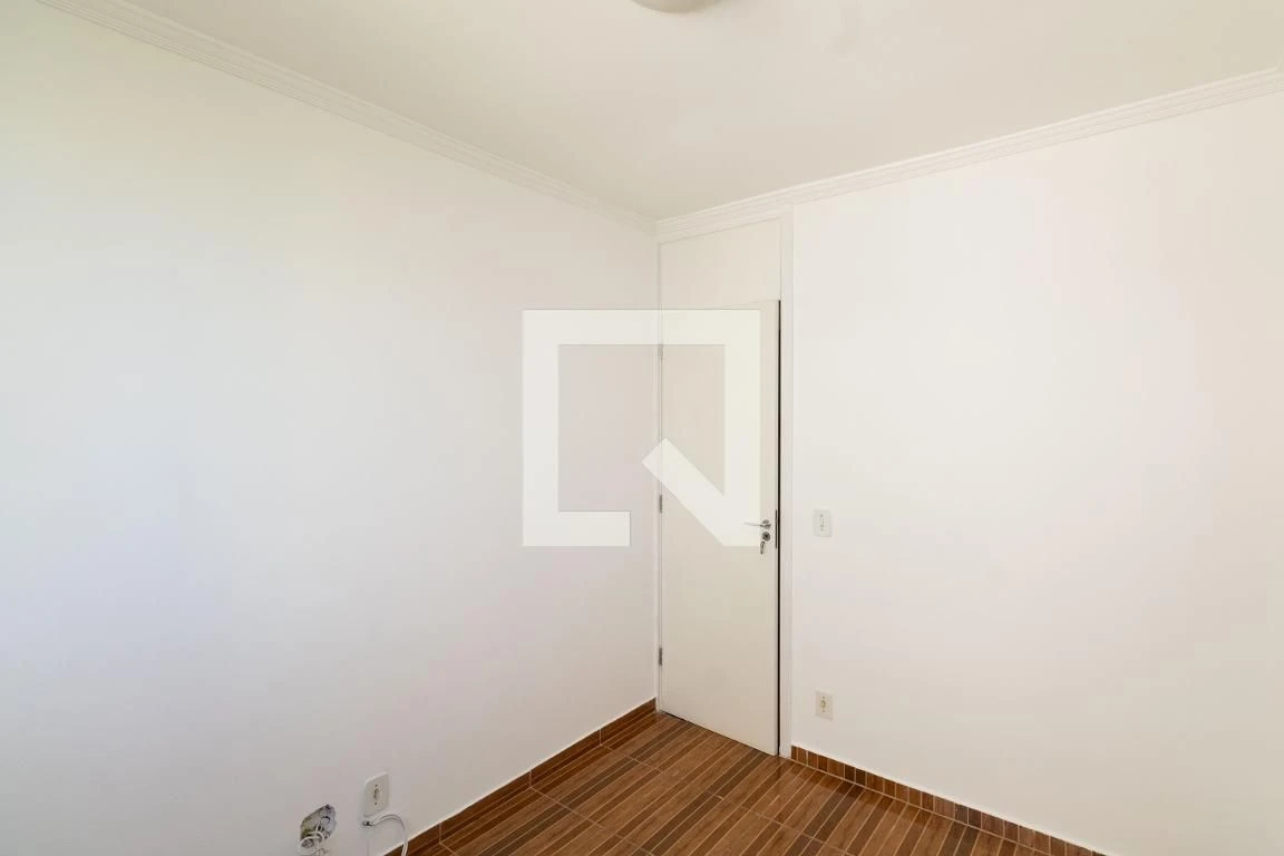 Apartamento com 2 quartos, 1 banheiro e varanda — photo 24