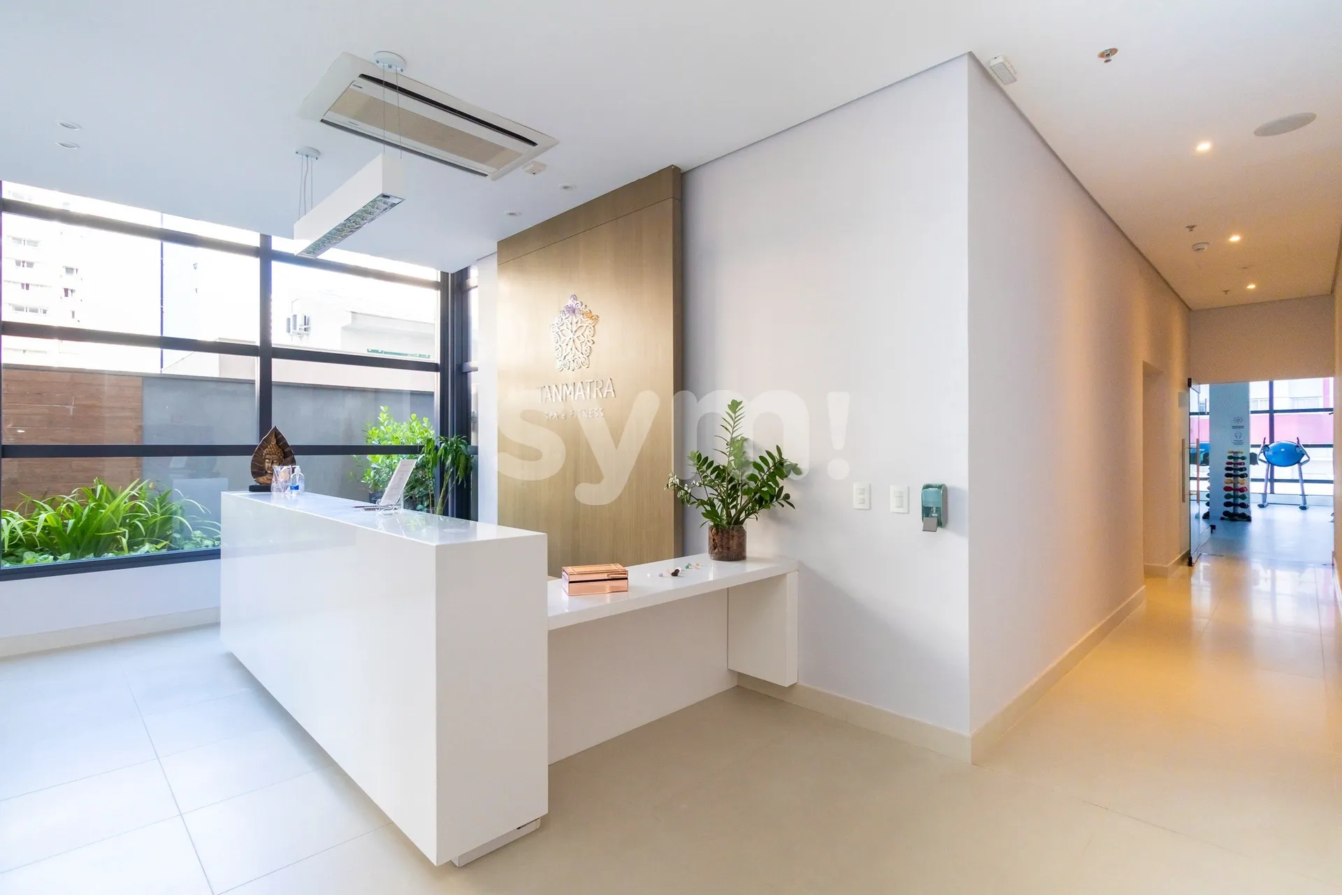 Furnished 2-bedroom apartment with a balcony grill — photo 79