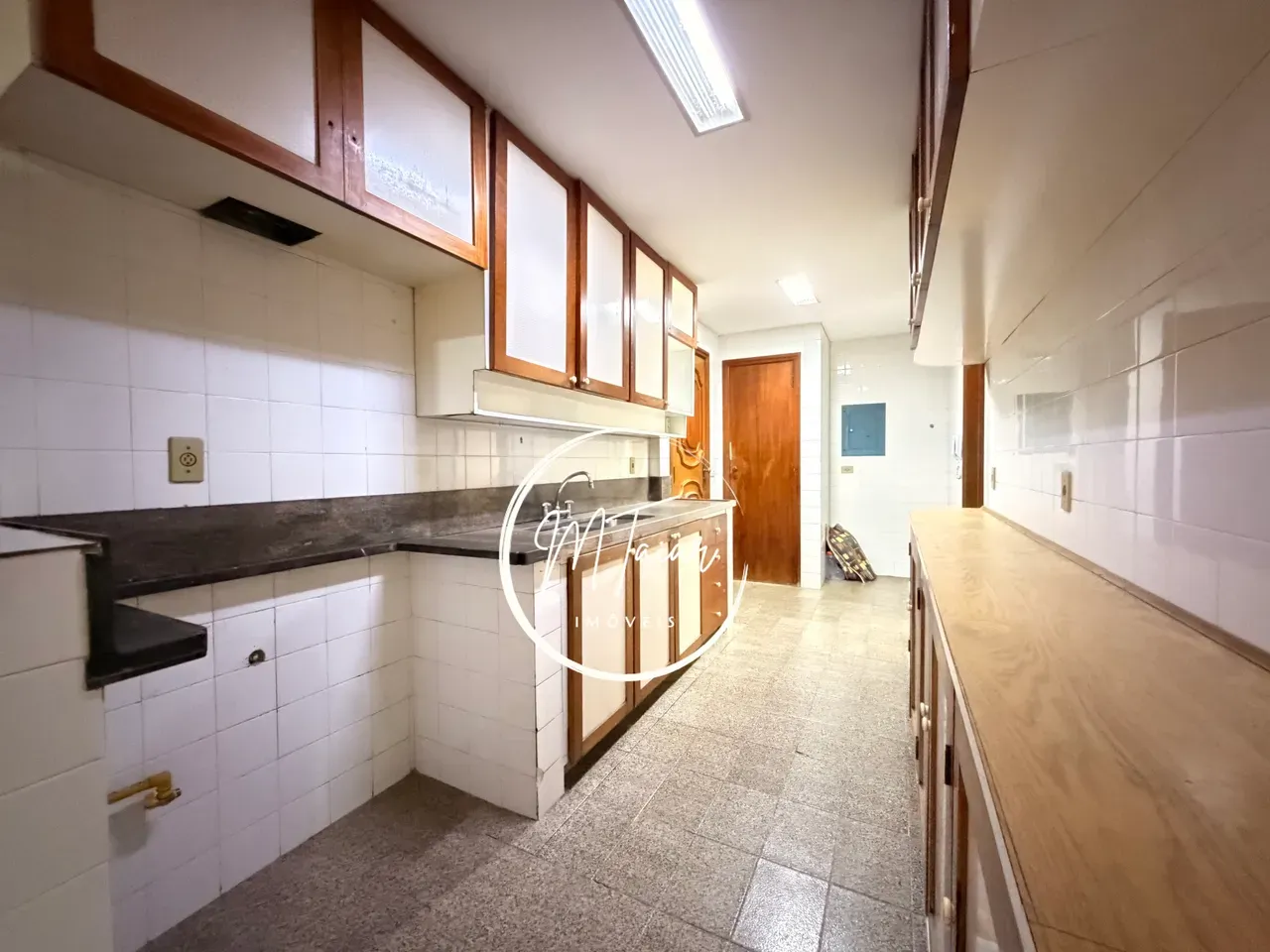 Apartment, 173 m², with a glass-enclosed balcony — photo 2