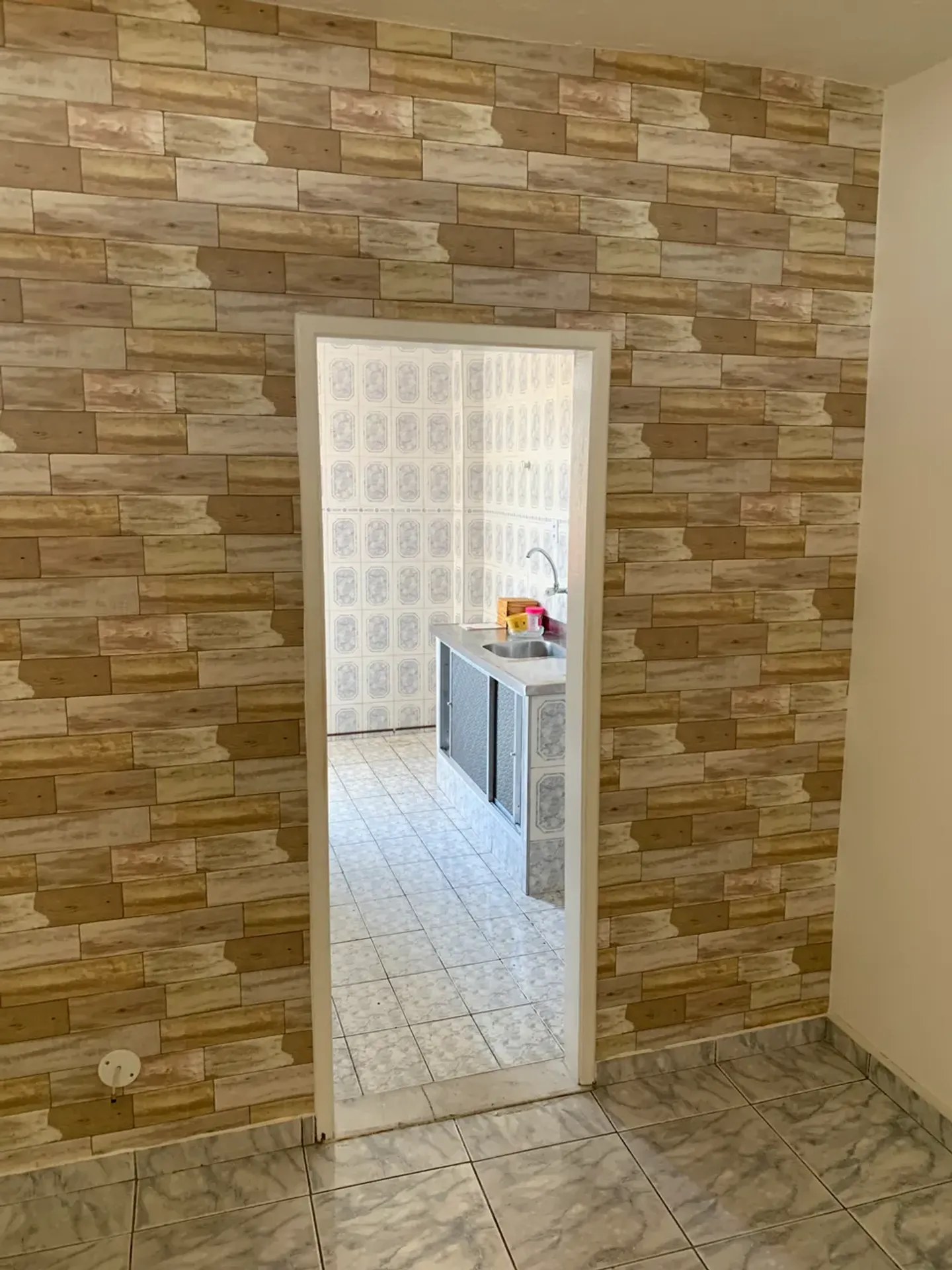 49 m² apartment with 2 bedrooms and a closed kitchen — photo 2