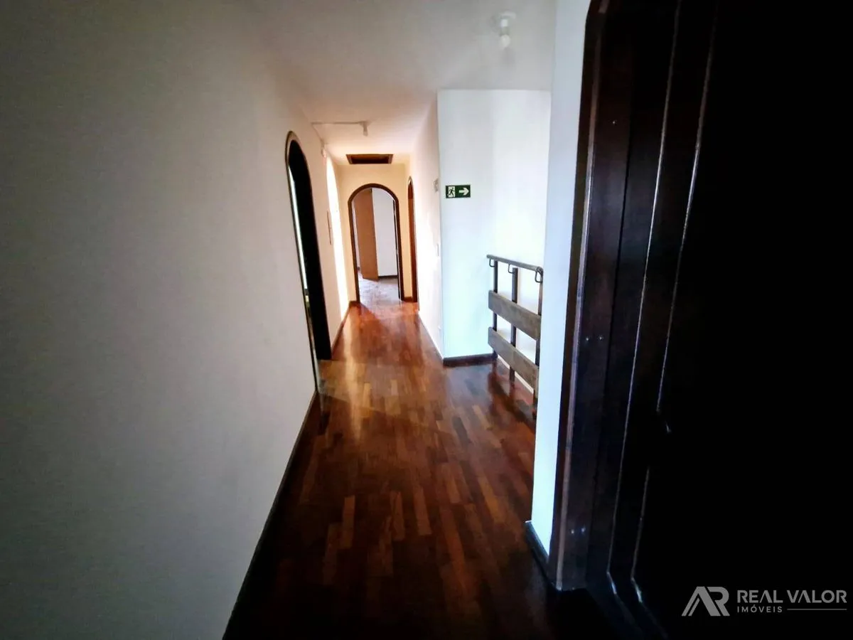 Furnished house with 8 bedrooms and 510 m² — photo 28
