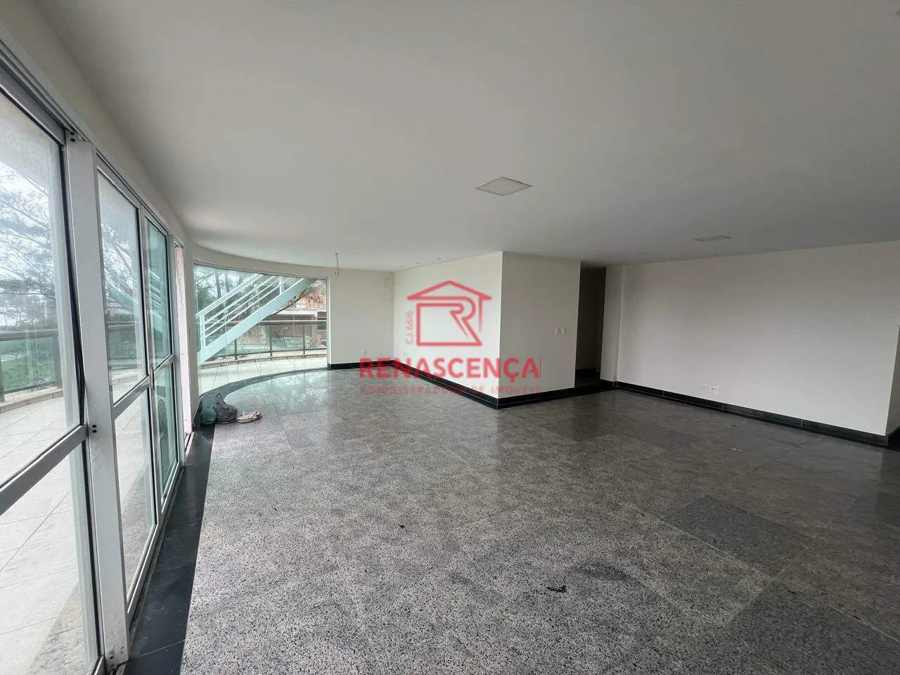 5-bedroom apartment in a building with a gym — photo 6