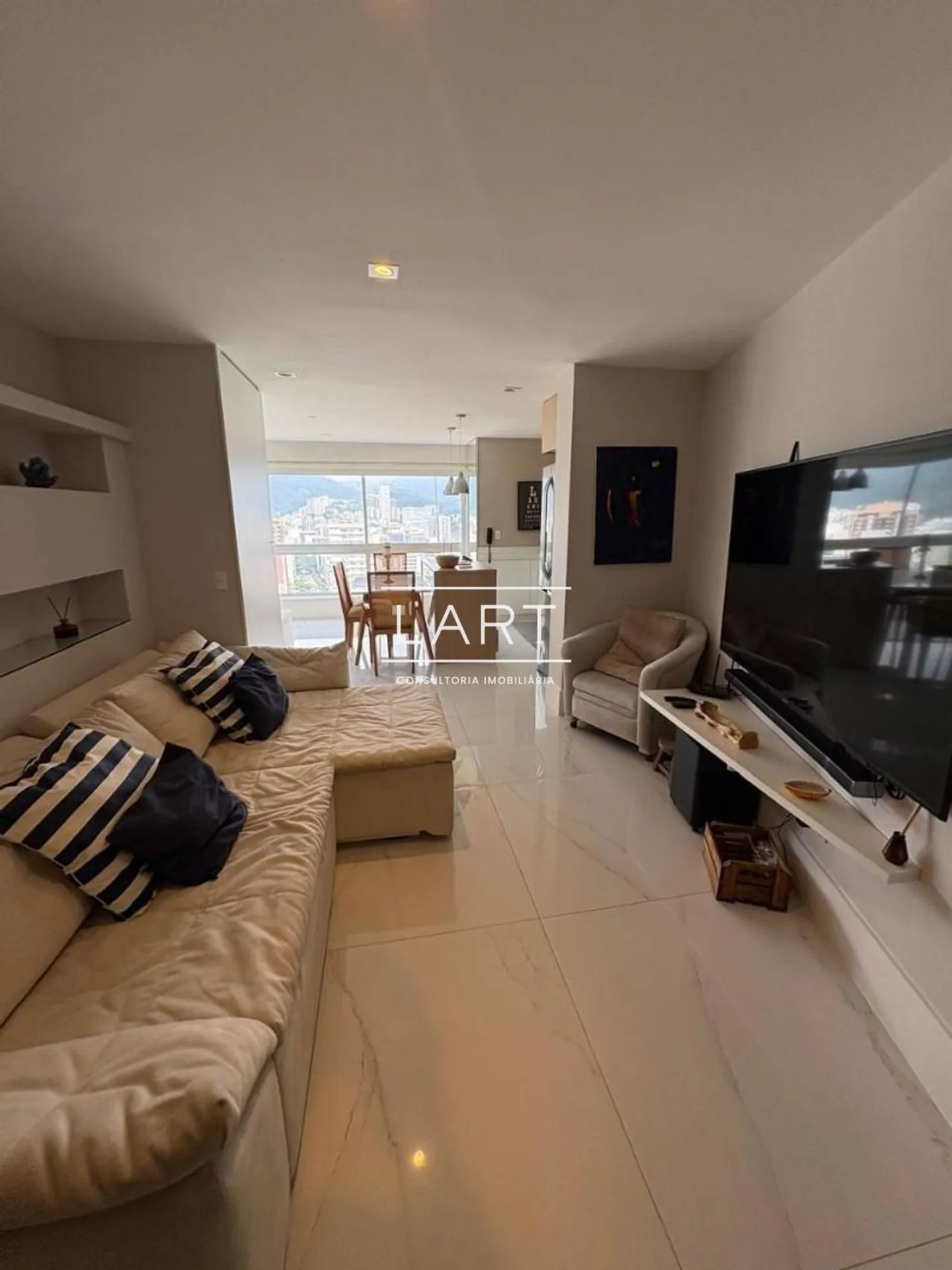 Floor-to-ceiling windows in a one-bedroom apartment, 50 m² — photo 4