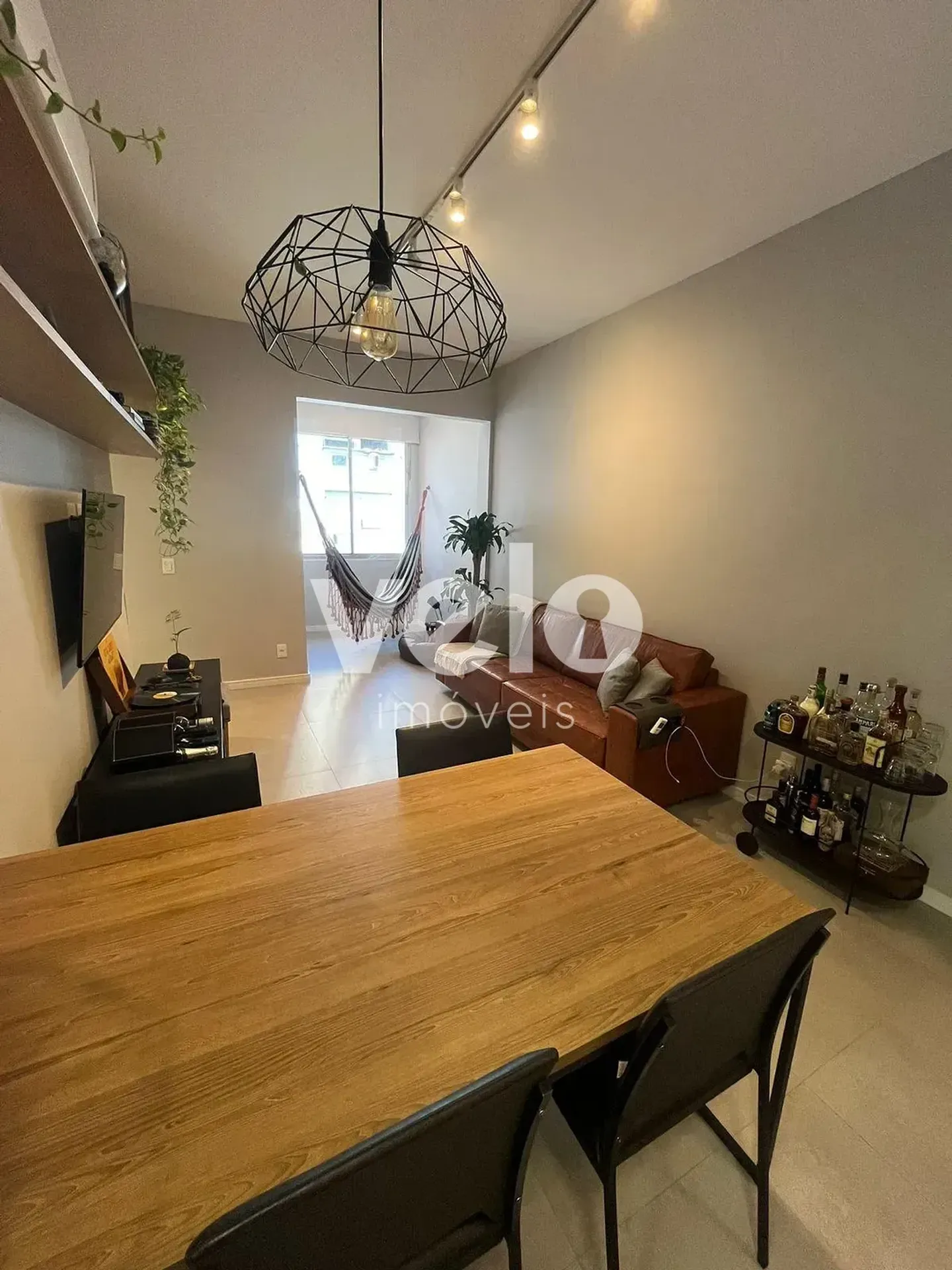 2-bedroom apartment with a mountain view — photo 6