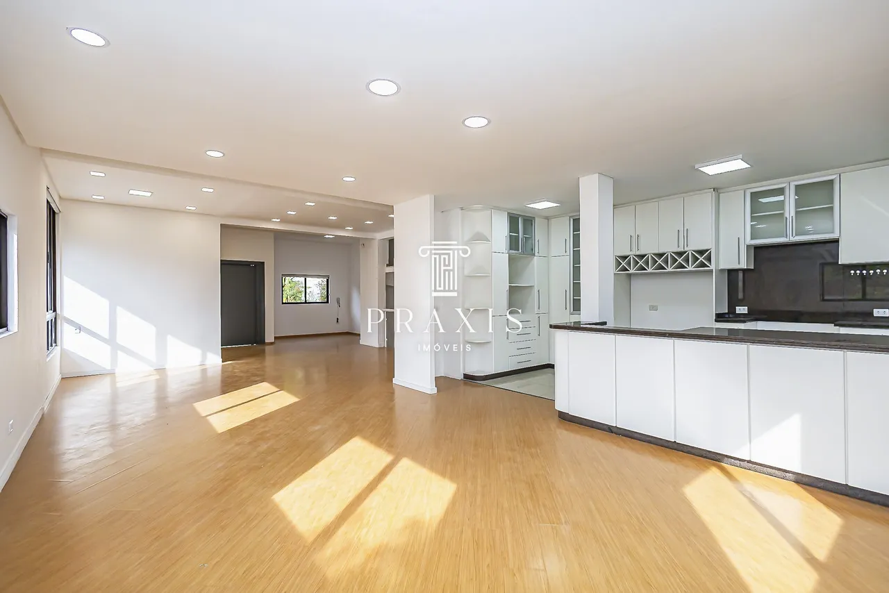 Casa com 3 quartos e 5 banheiros, 5 vagas