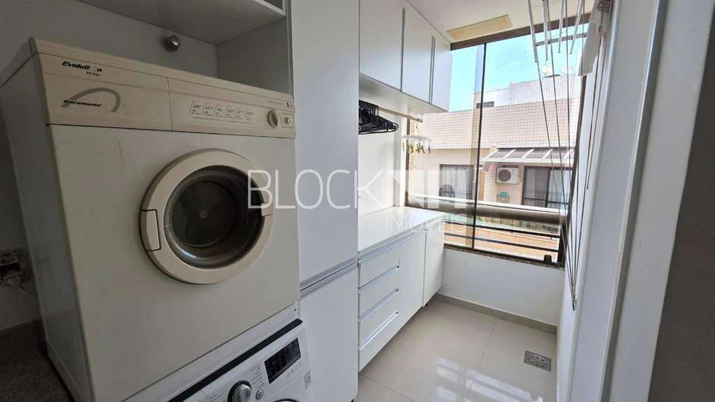 Furnished 400 m² apartment with 3 en-suite suites — photo 12