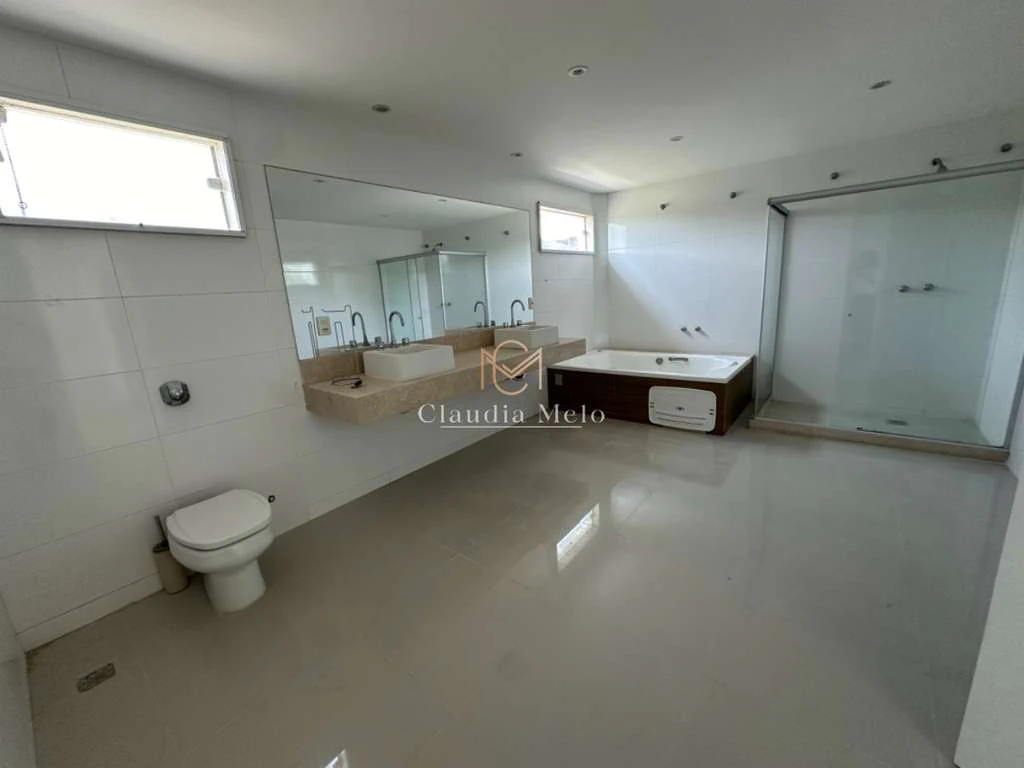 Casa moderna com 5 suítes e 8 banheiros, 10 vagas cobertas — photo 8