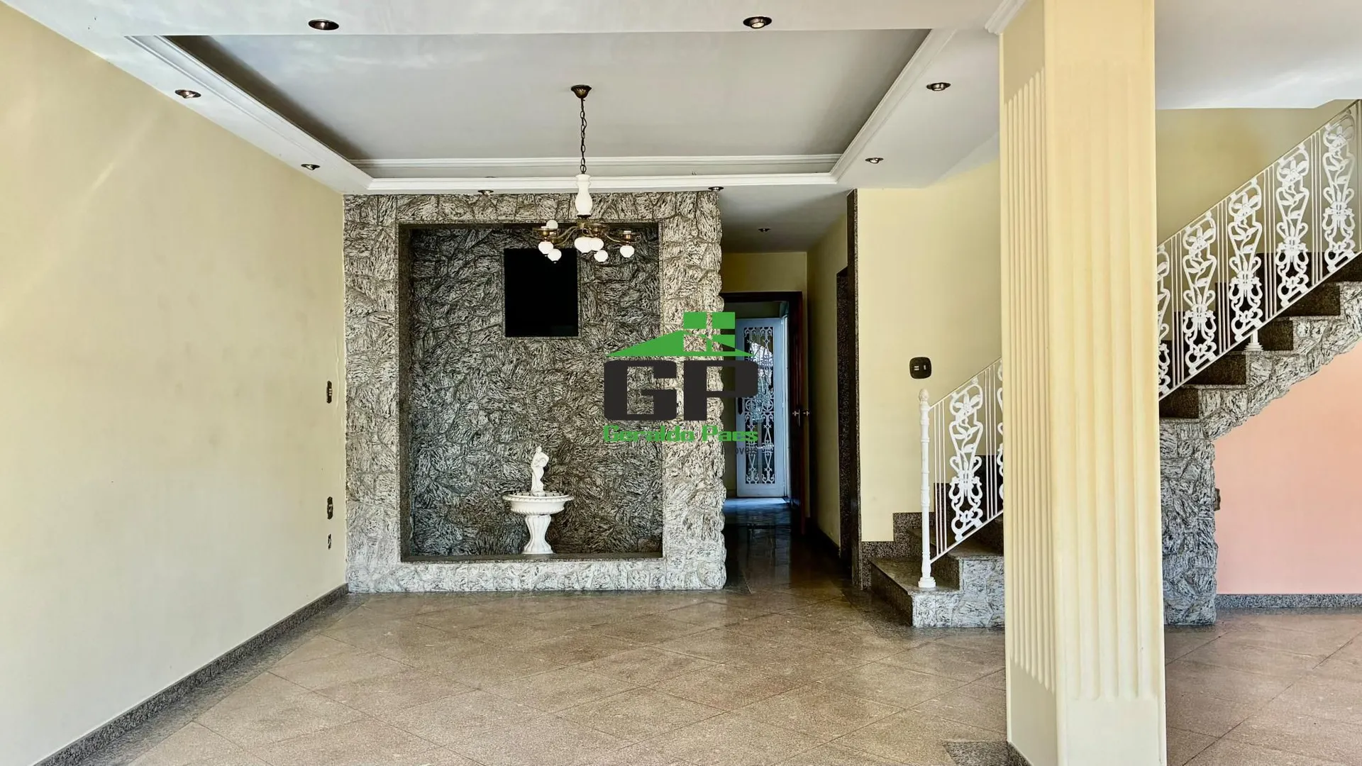 House with 4 bedrooms and 4 bathrooms, separate kitchen — photo 38