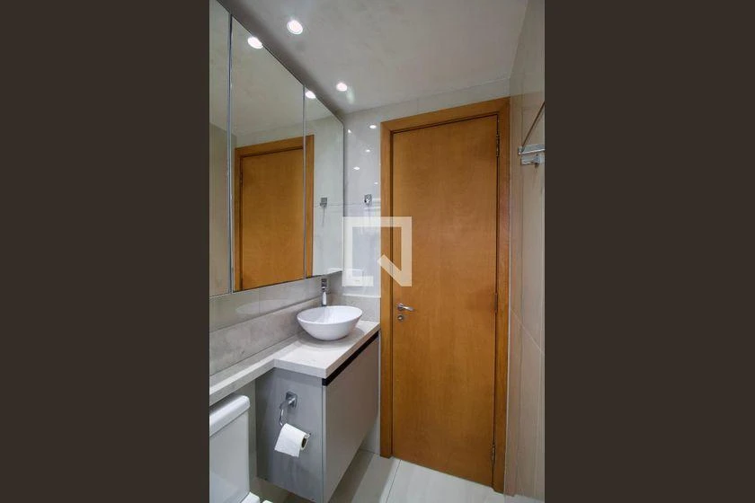 2-bedroom apartment with a grill on the balcony in Curitiba — photo 13