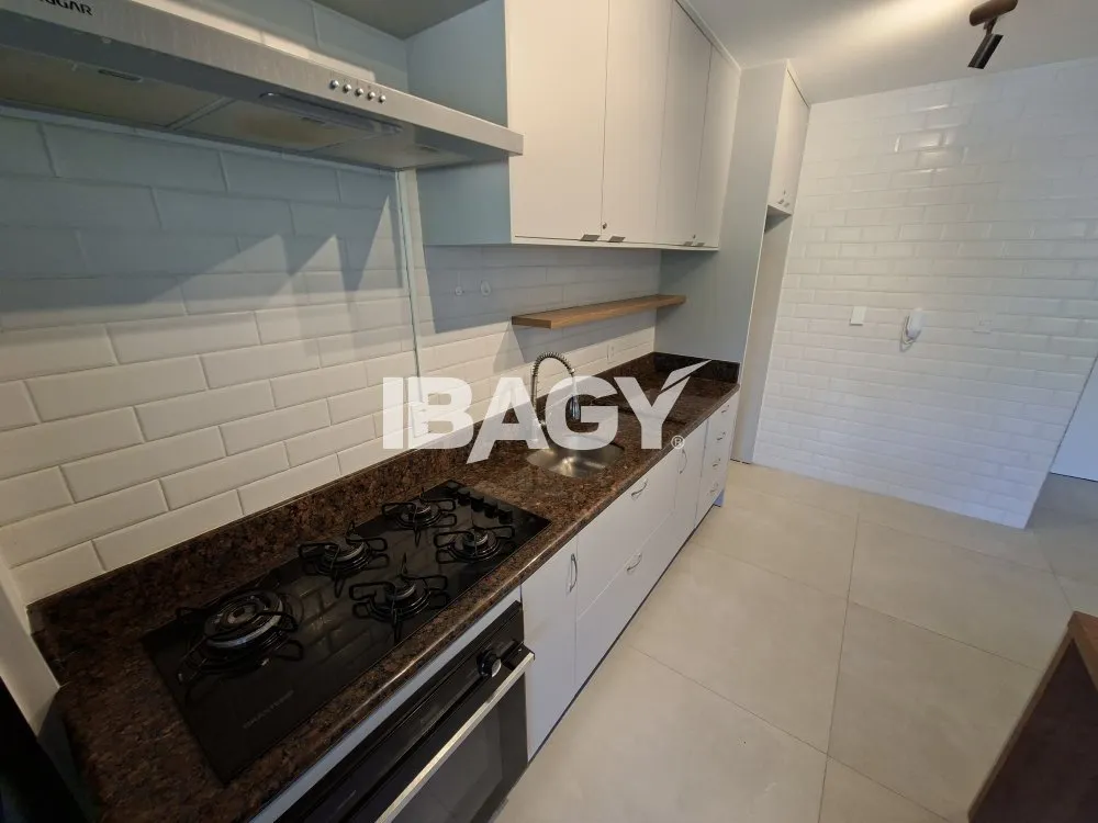 Квартира с 2 спальнями и кухней open-plan и 1 местом — photo 13