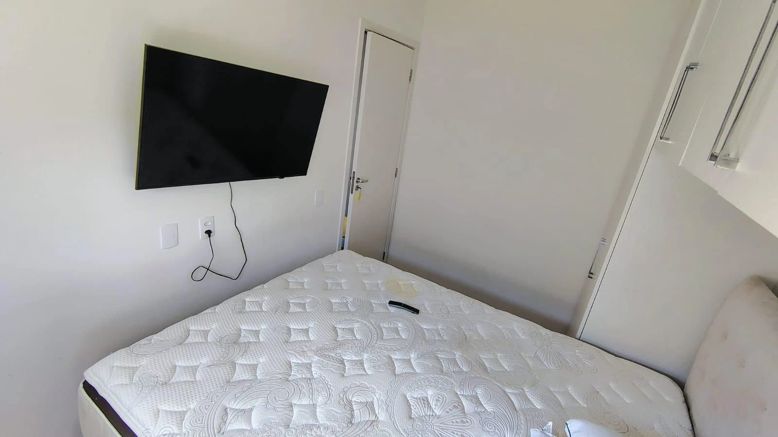 Furnished apartment, 50 m², with a grill on the balcony — photo 21
