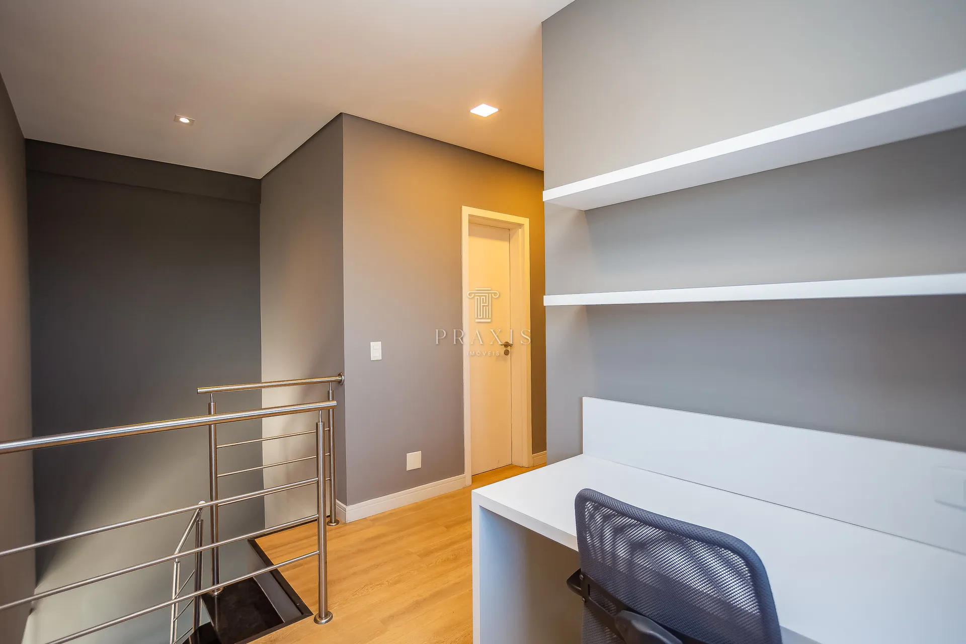 2-bedroom apartment with a home office — photo 29
