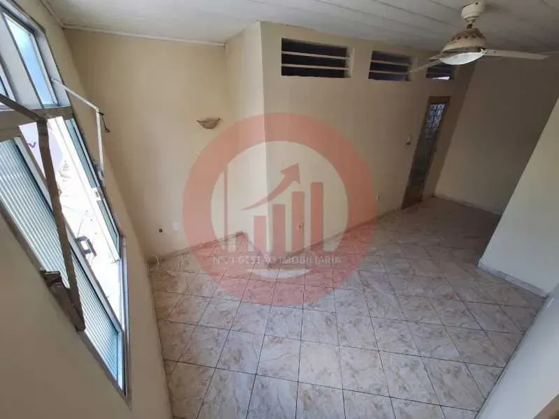 2-bedroom, 1-bath rental with no parking space — photo 13