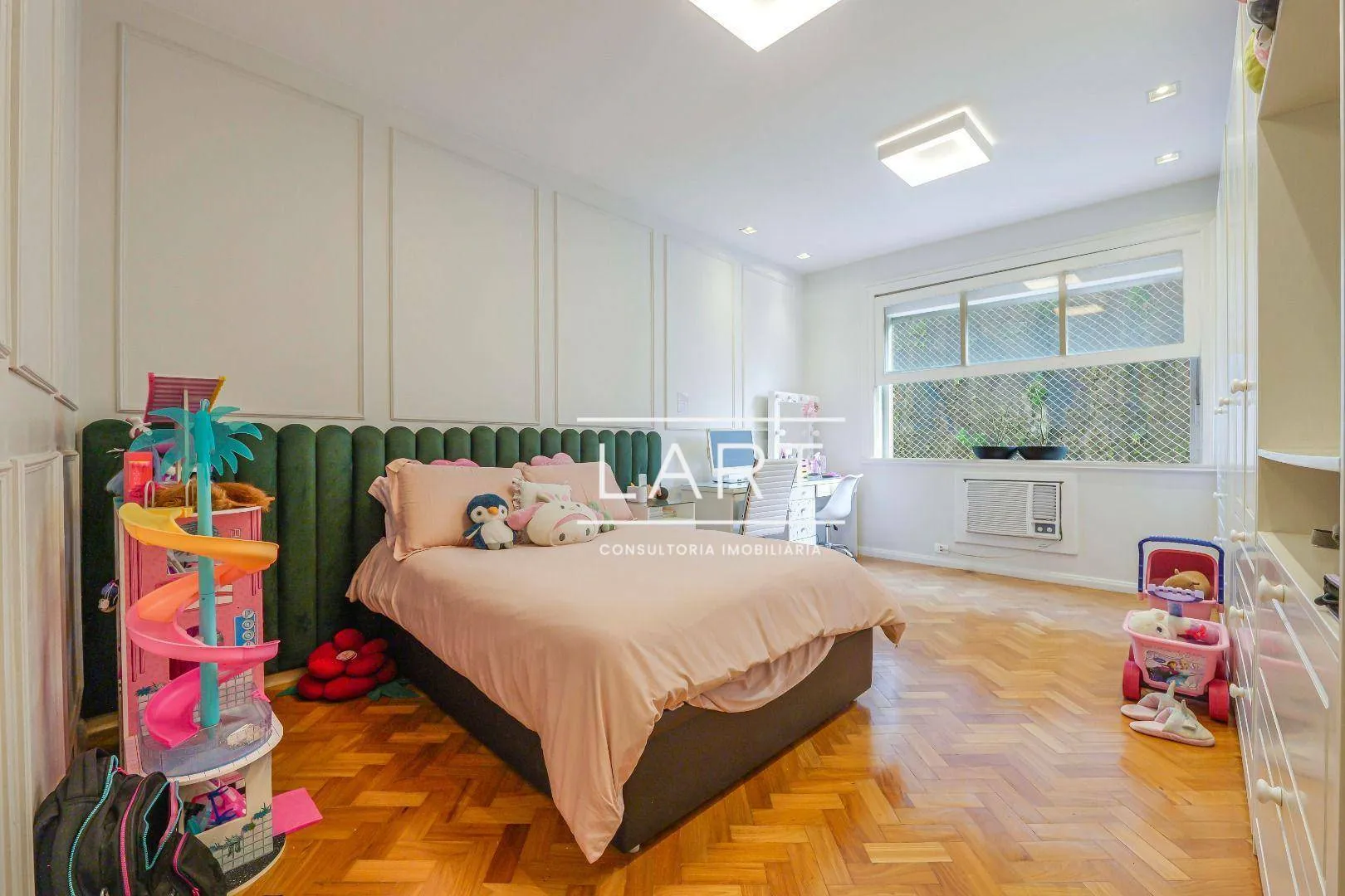 4-bedroom apartment with 453 m² and shared elevator — photo 21