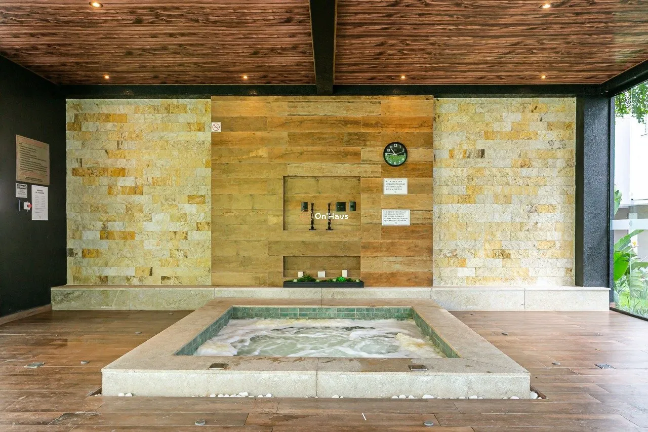 3-bedroom apartment in a building with a pool — photo 18