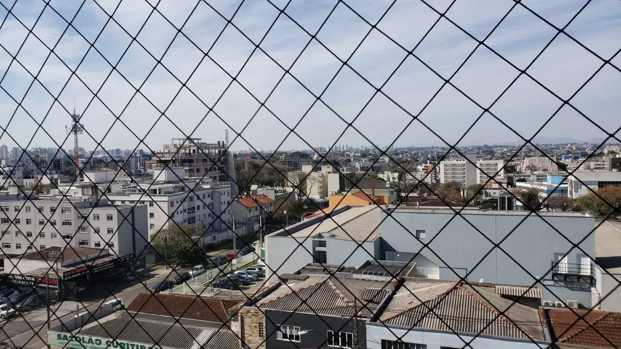 Apartamento com 2 quartos e box de vidro no banheiro — photo 23