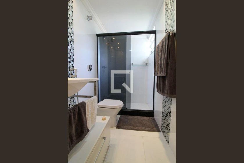 Furnished apartment with 2 bedrooms and 2 bathrooms — photo 33