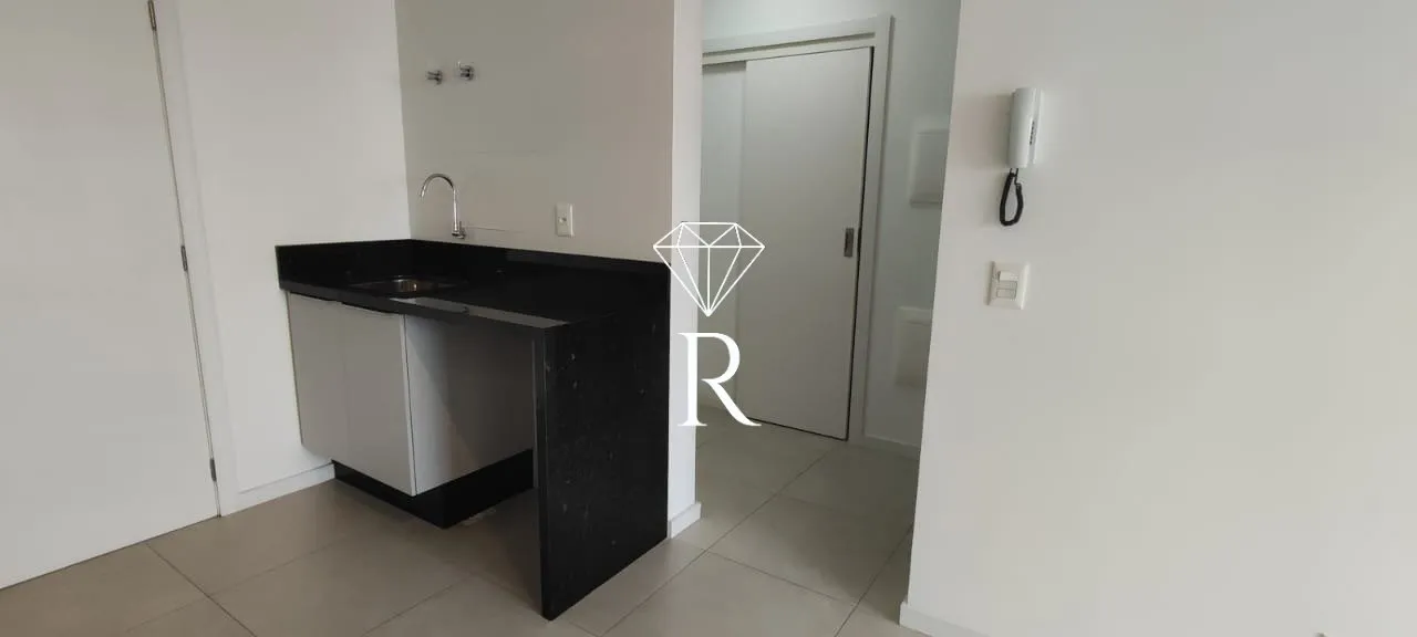Furnished 1-bedroom apartment with open-plan kitchen — photo 27