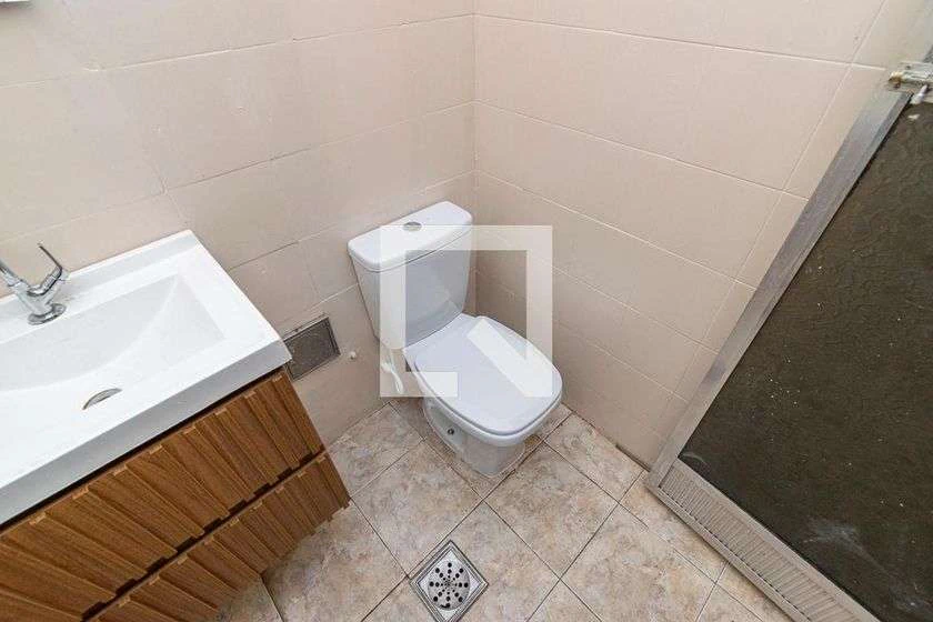 Casa térrea com 2 quartos e 1 banheiro