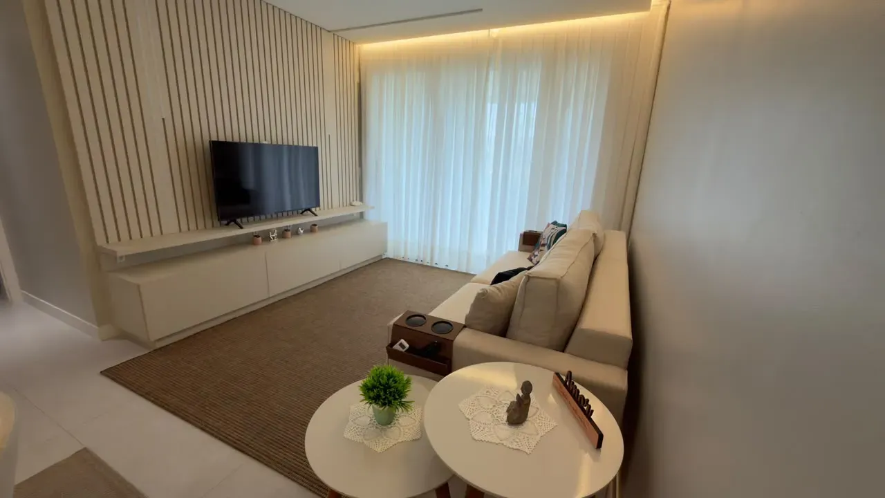 Furnished apartment with open-plan kitchen and 3 en-suites