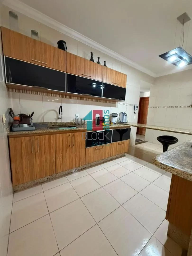 House with shared outdoor pool, 2 bedrooms and 400 m² — photo 13