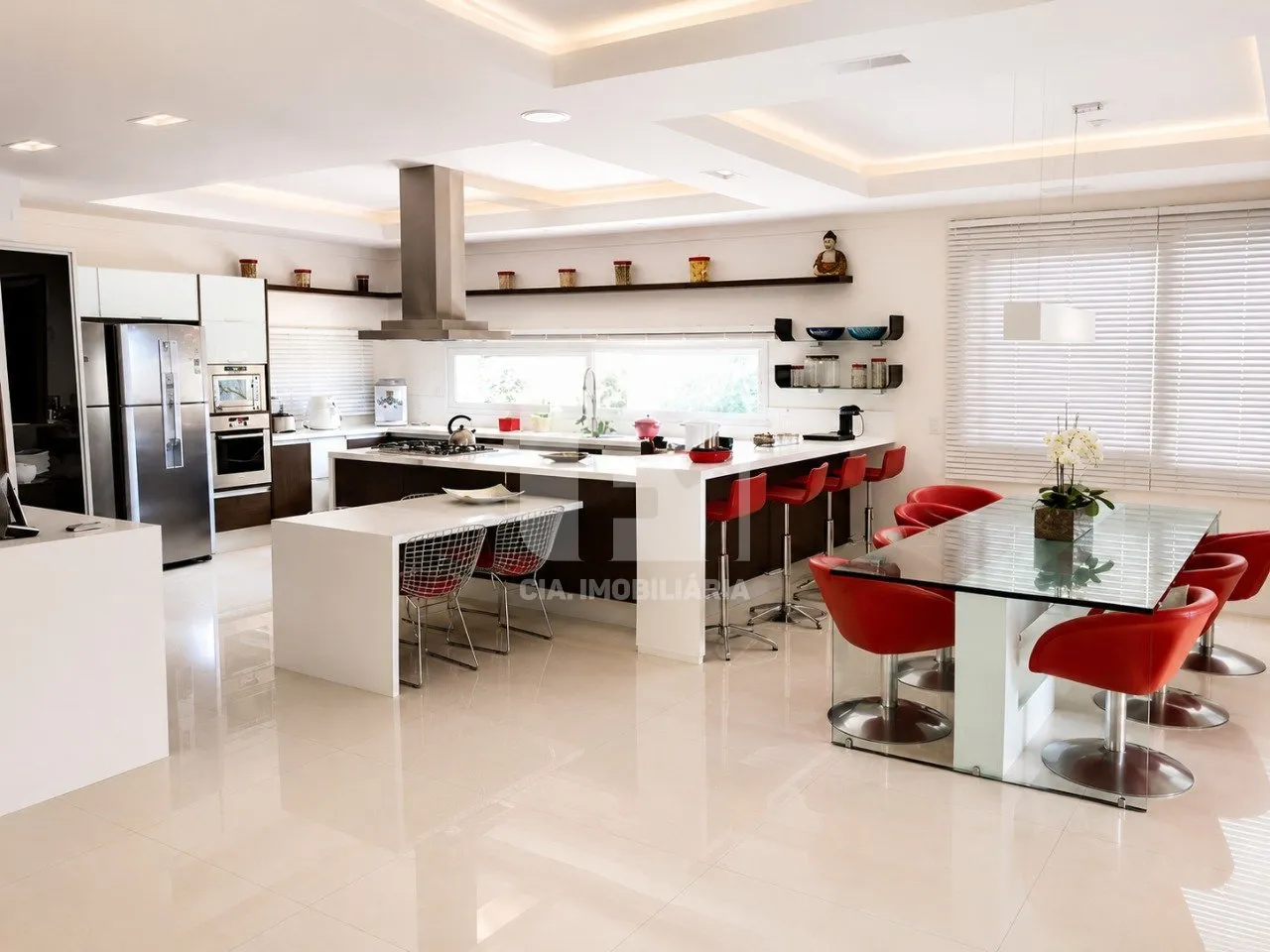 Furnished 9-suite house with open-plan kitchen — photo 2