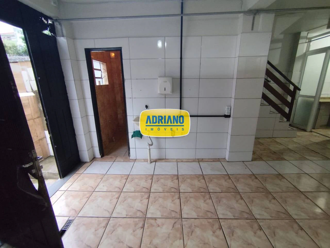 House with 4 bedrooms and a private garden — photo 12