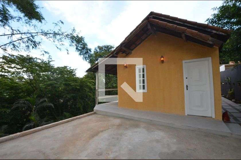 1-bedroom apartment with enclosed kitchen and garden — photo 25