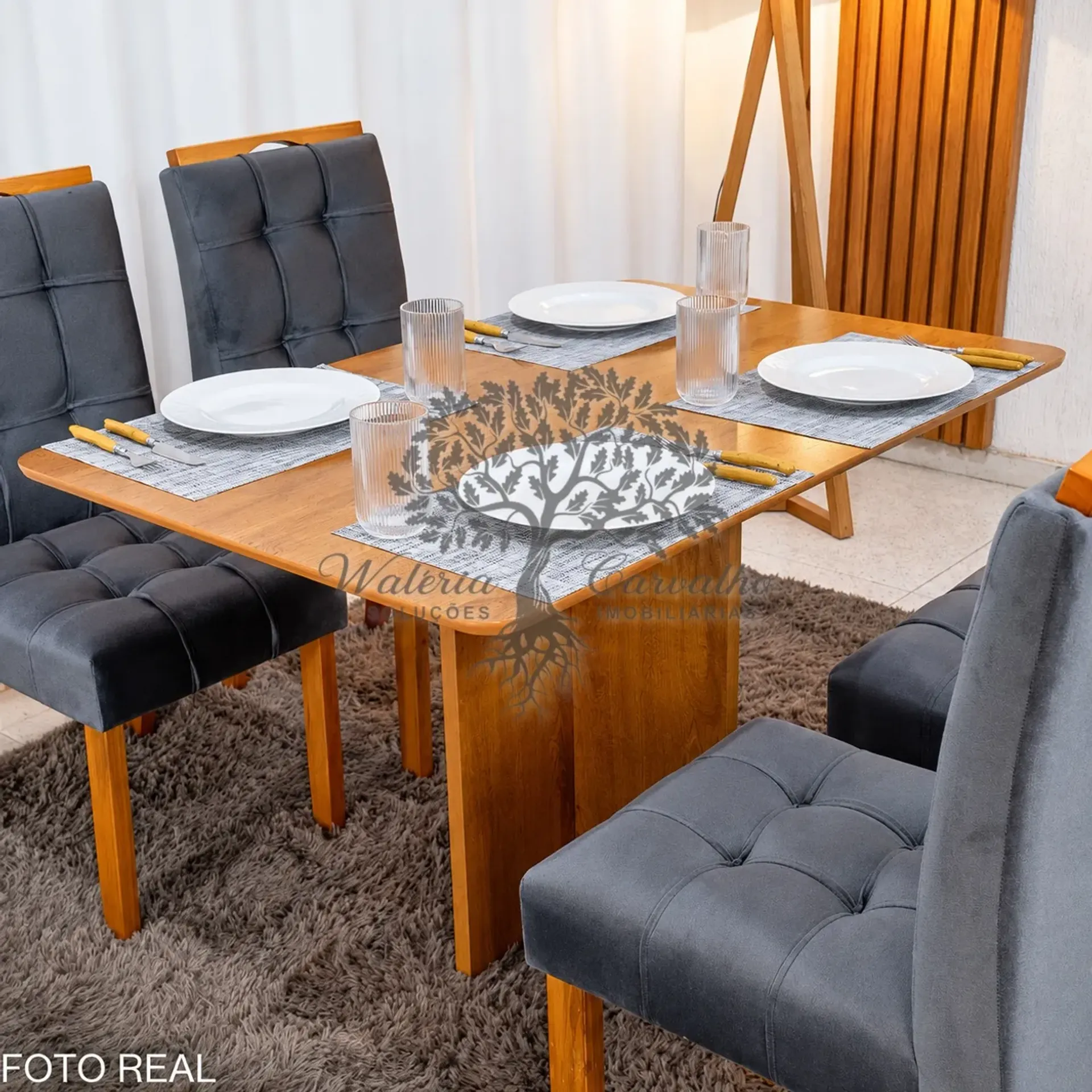 Glass-enclosed balcony in a 2-bedroom apartment, 72 m² — photo 11