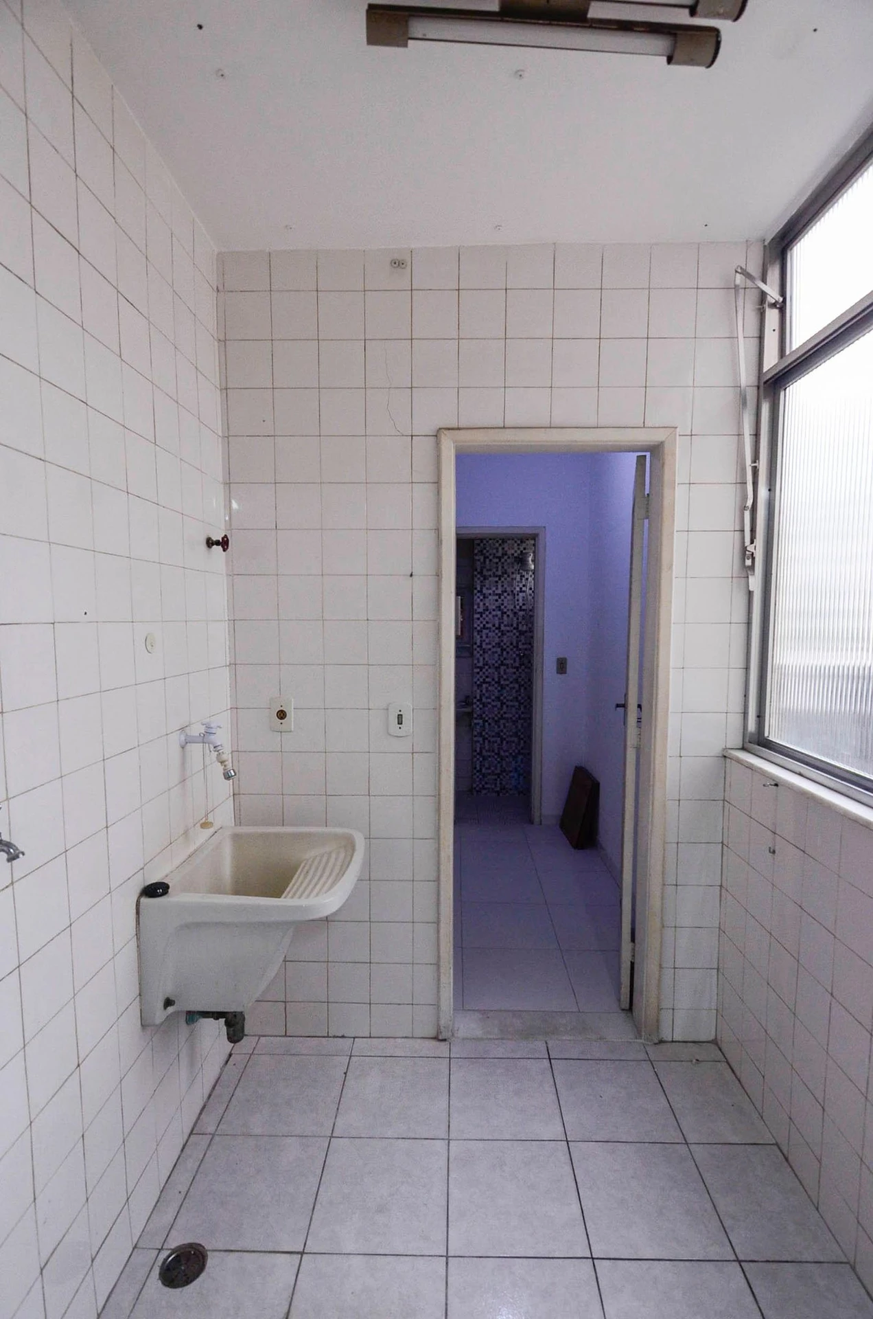 Unfurnished apartment with 2 bedrooms and a balcony — photo 37