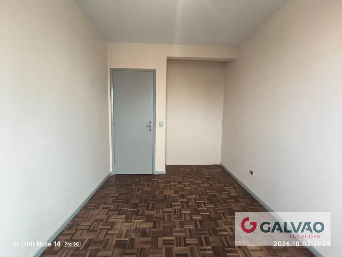 Apartment on the 3rd floor with wood or laminate floors — photo 8