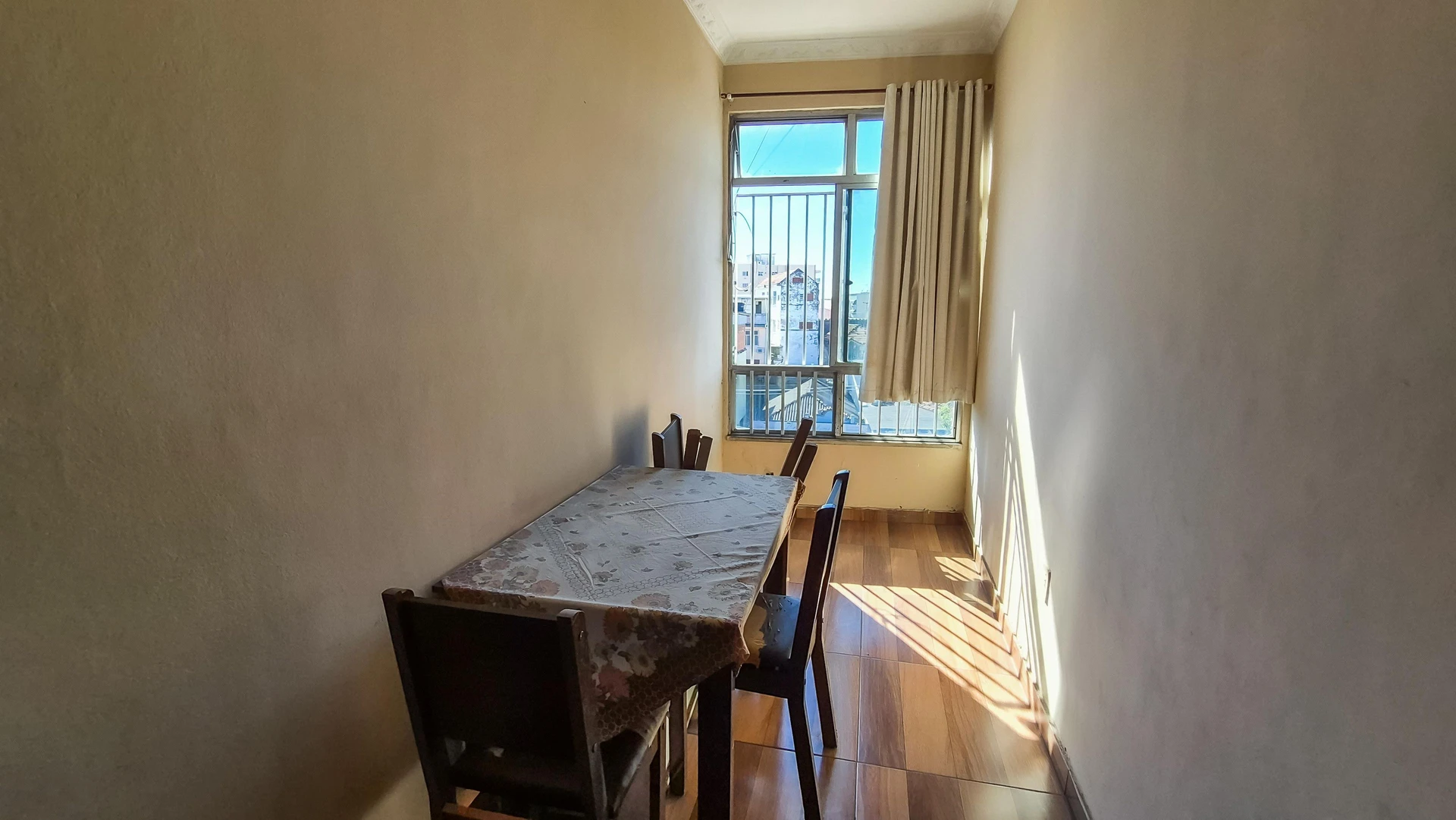 Furnished 2-bedroom apartment with 1 bathroom — photo 8