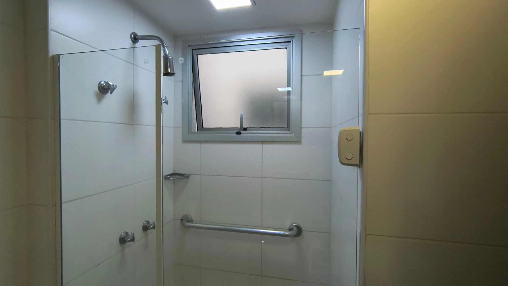 1-bedroom apartment with 1 parking space and balcony — photo 30