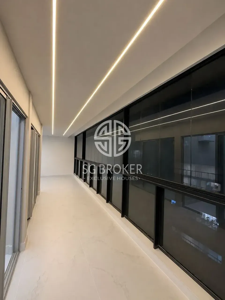 154 m² apartment with 2 bedrooms and a balcony — photo 15