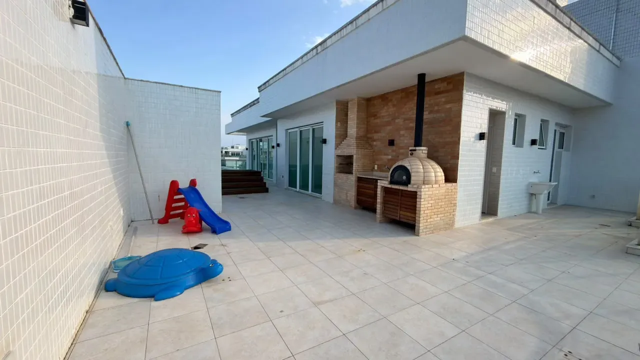 575 m² apartment with 5 en-suite bedrooms and glass balcony — photo 52