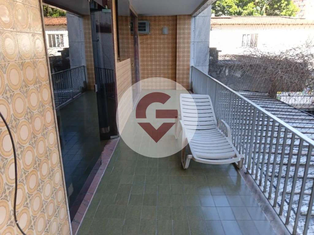 4-bedroom house with 360 m² and a private outdoor area — photo 20
