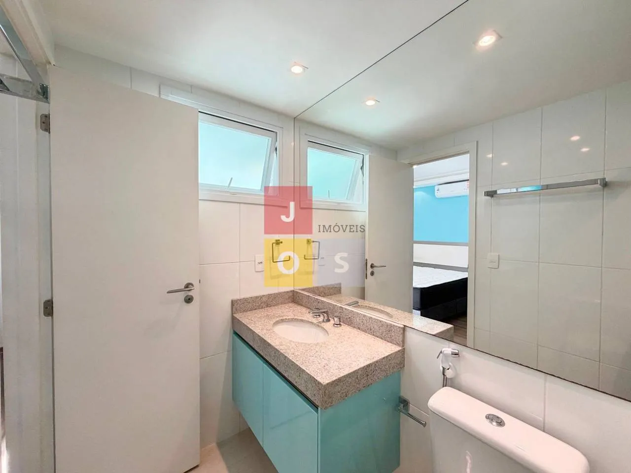 Furnished 4-bedroom suite apartment with 156 m² — photo 64