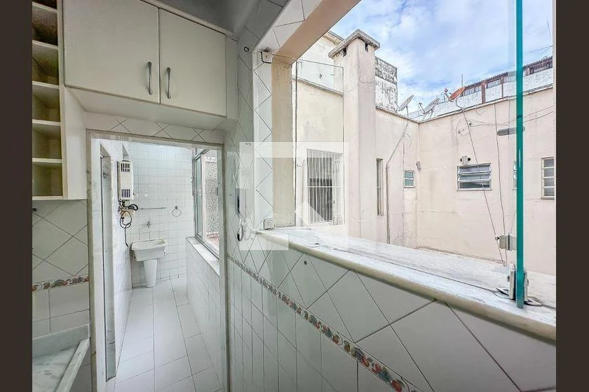 Apartamento de 3 quartos com piso de madeira ou laminado — photo 37