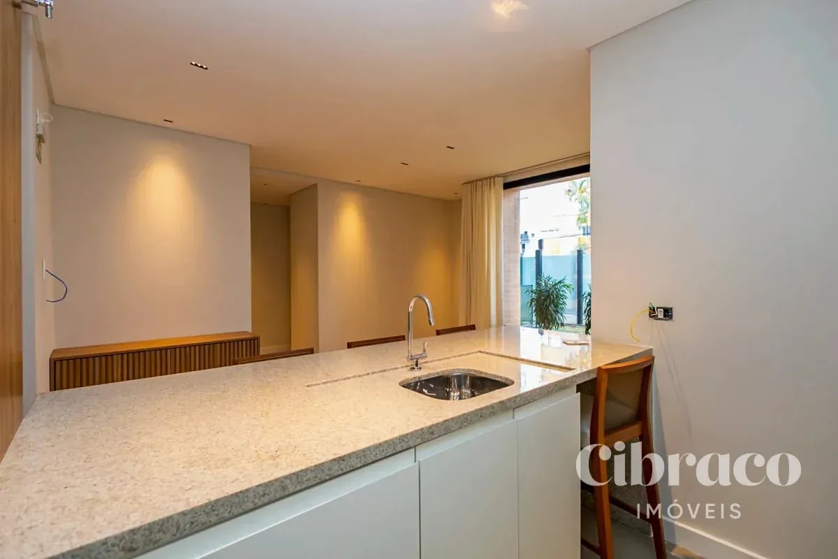 Furnished apartment, 31 m², with a glass-enclosed balcony — photo 24