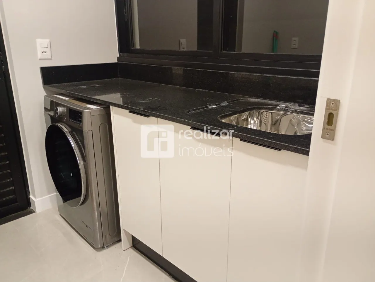 Dishwasher in a 3-bedroom house, 296 m² — photo 29