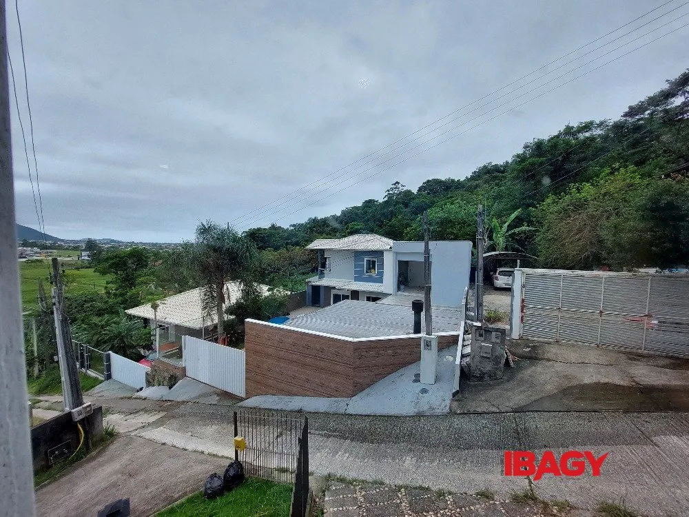 2-bedroom house with a mountain view in Florianópolis — photo 19