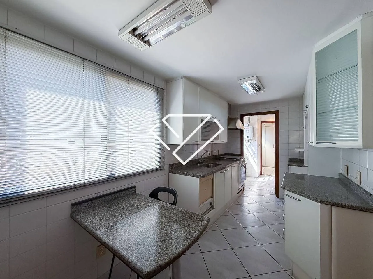Apartamento com 3 quartos e 136 m² com varanda — photo 2