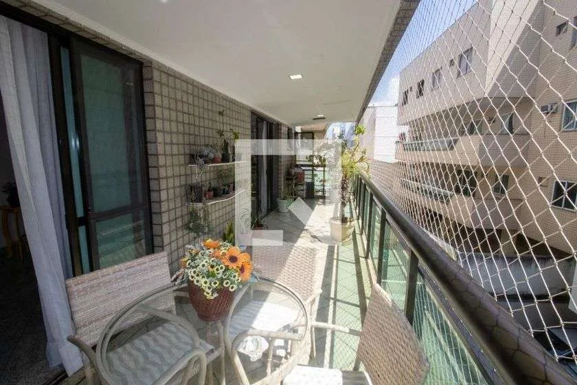160 m² 3-suite rental apartment with balcony — photo 9