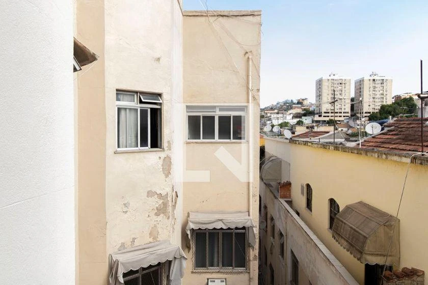 244 m² apartment with 4 bedrooms, balcony and terrace — photo 46